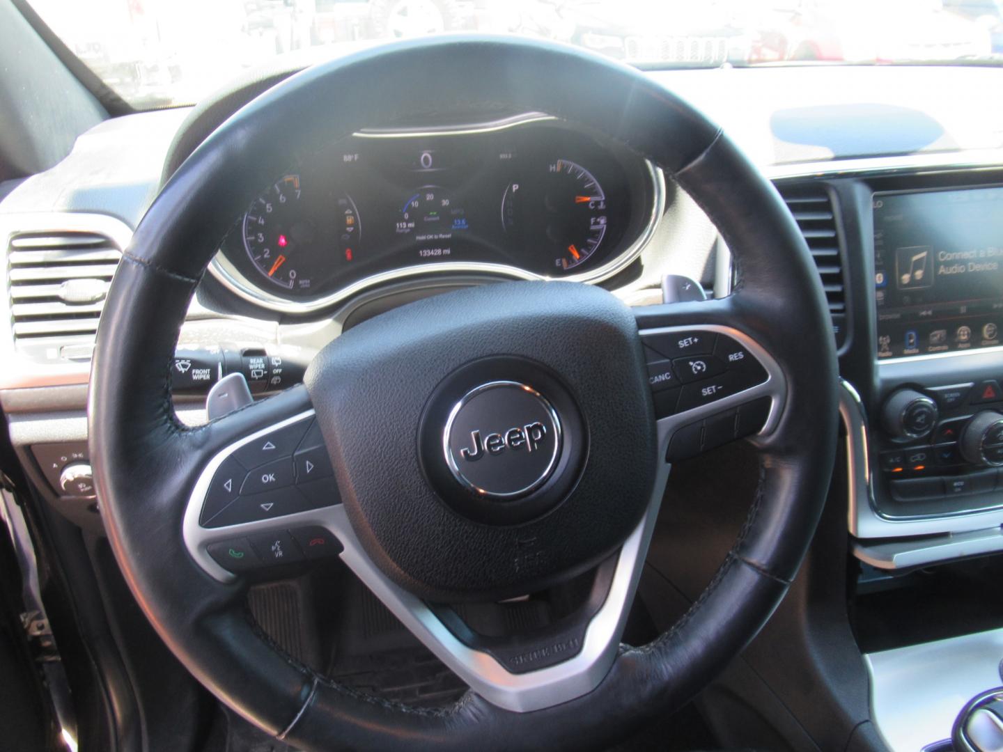 2015 Black /Black Jeep Grand Cherokee ALTITUDE (1C4RJFAGXFC) with an 3.6L V6 F DOHC 24V engine, Automatic transmission, located at 1511 North Shepherd Dr., Houston, TX, 77008, (281) 657-1221, 29.798361, -95.412560 - 2015 JEEP GRAND CHEROKEE ALTITUDE VIN: 1C4RJFAGXFC948318 1 C 4 R J F A G X F C 9 4 8 3 1 8 4 DOOR WAGON/SPORT UTILITY 3.6L V6 F DOHC 24V GASOLINE REAR WHEEL DRIVE W/ 4X4 - Photo#3